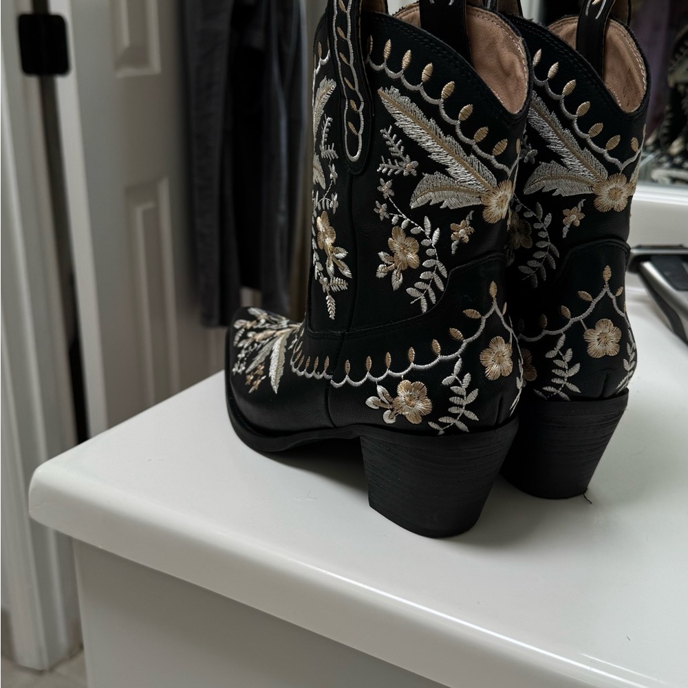Embroidered Black and Gold Cowboy Boots - Picture 3 of 5